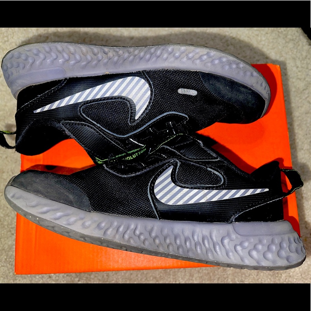 SOLD | Boys Black Nike Revolution 5 |12c